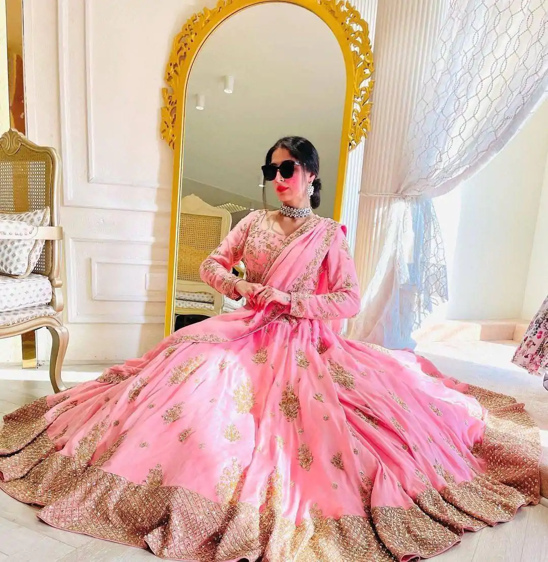 BD 1493 Light Pink Color Fox Georgette Embroidery Sequins Work Lehenga Choli Wedding, Party, Festive, Events Etc. Delivery 4-6 Working Days Rs 2049 | Bollywood Lehenga, Creative Lehenga, Designer Lehenga, Embroidered Lehenga, Lehenga, Party Wear Lehenga