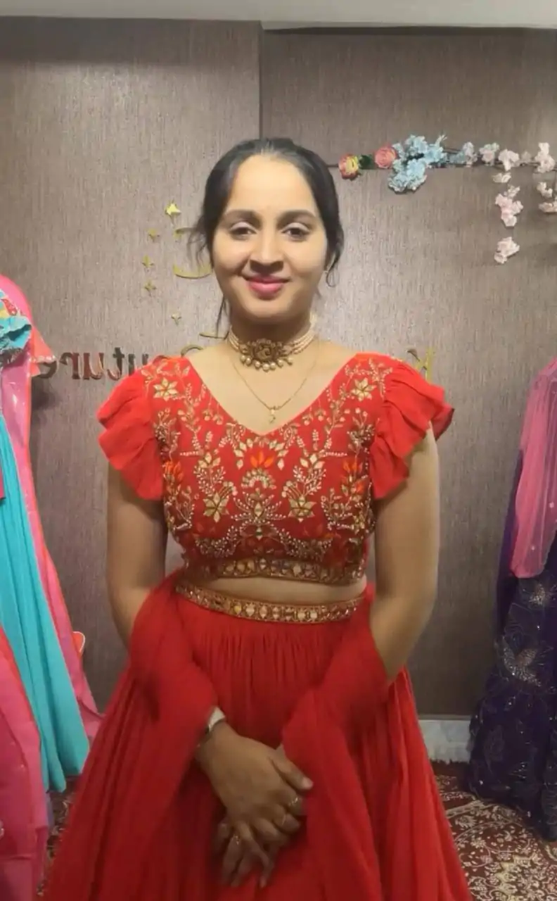 PC 333 Red Color Fox Georgette Embroidery Thread Work With Hand Pasting Mirror Lehenga Choli Wedding, Party, Festive, Events Delivery 4-6 Working Days @2129 | Bollywood Lehenga, Creative Lehenga, Designer Lehenga, Embroidered Lehenga, Lehenga, Party Wear Lehenga