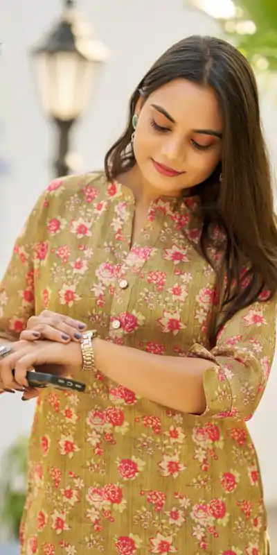 INLI Mehandi Pista Color Simmer Silk Office Wear Printed Kurti Casual, Wedding, Party, Festive, Events Etc. Expected Delivery 4-6 Working Days @1399/- | Bollywood Kurti, Creative Kurtis, Designer Kurti, Kurti, Party Wear Kurti, Selfie Kurti