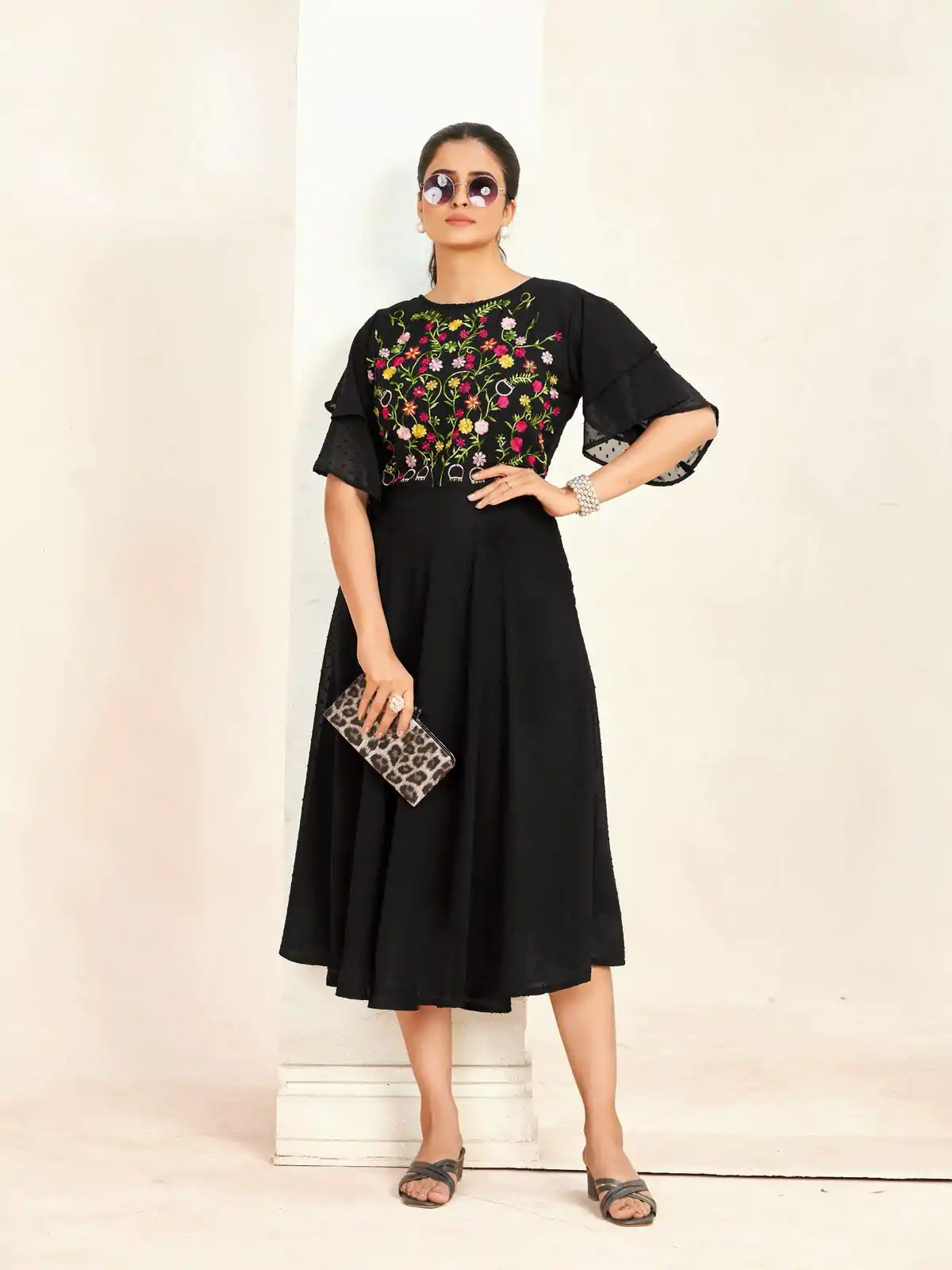 INLI Sensations Black Color Georgette Butti Embroidery Thread Work Gown , Wedding, Party, Festive, Events Etc. Expected Delivery 4-6 Working Days @1549/ | Bollywood Gowns, Creative Gowns, Designer Gowns, Embroidered Gowns, Gowns, Party Wear Gowns