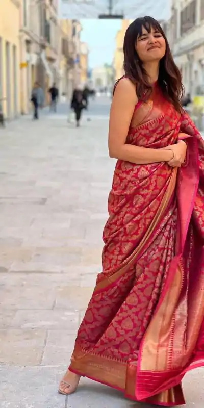 KP 4093 Red Color Soft Litchi Silk Jacquard Work Saree Casual, Wedding, Festive, Events . Expected Delivery  4-6 Working Days @1399/- only                                                                                                                                             | Bollywood Sarees, Creative Sarees, Designer Sarees, Embroidered Sarees, Ethnic Saree, Modern Digital sarees, Party Wear Sarees, Sarees