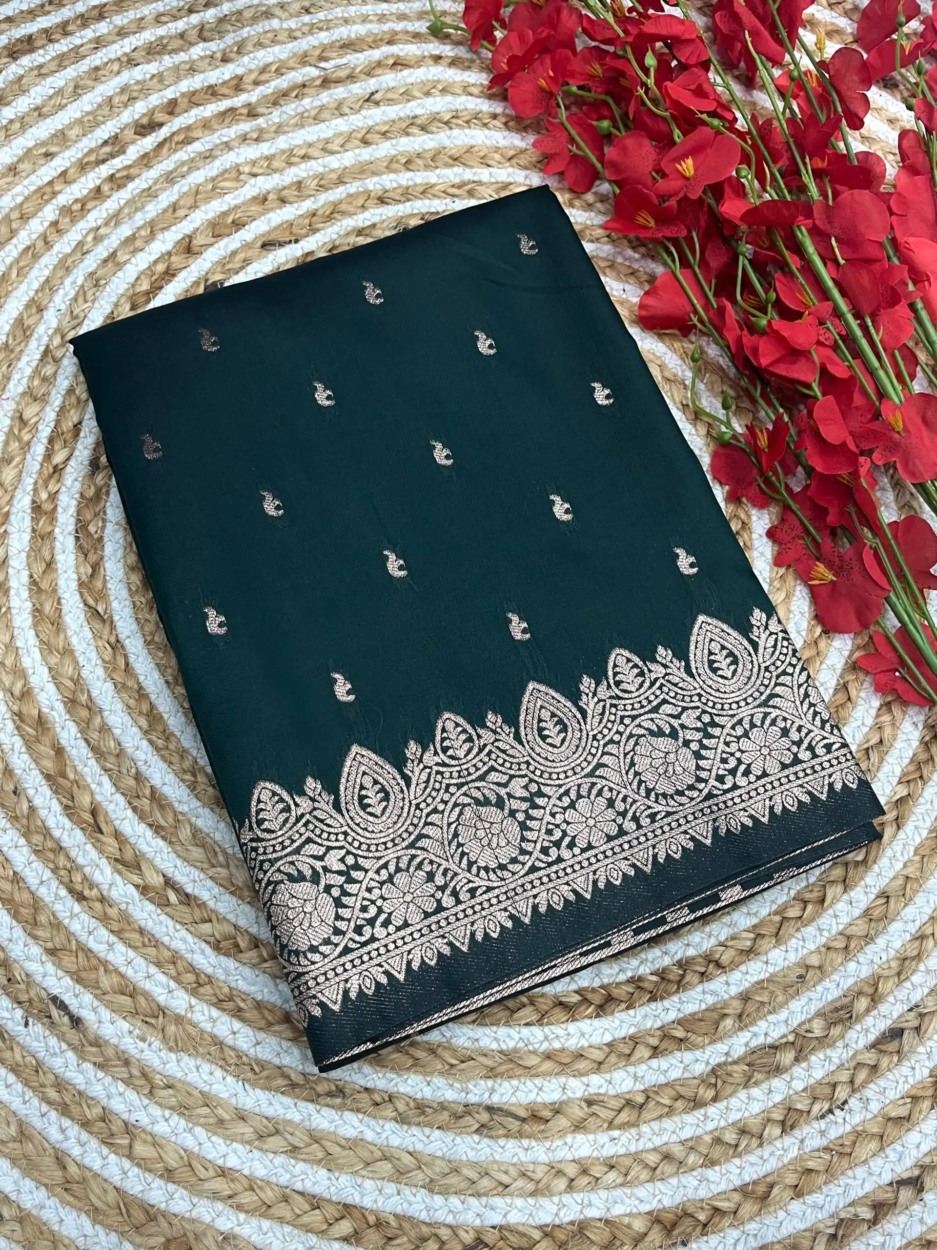 MB 1131 Green Color Banarasi Silk Zari Weaving Rich Pallu Saree Casual, Wedding, Festive, Events . Expected Delivery  4-6 Working Days @1899/- only                                                                                                                                             | Bollywood Sarees, Creative Sarees, Designer Sarees, Embroidered Sarees, Ethnic Saree, Modern Digital sarees, Party Wear Sarees, Sarees