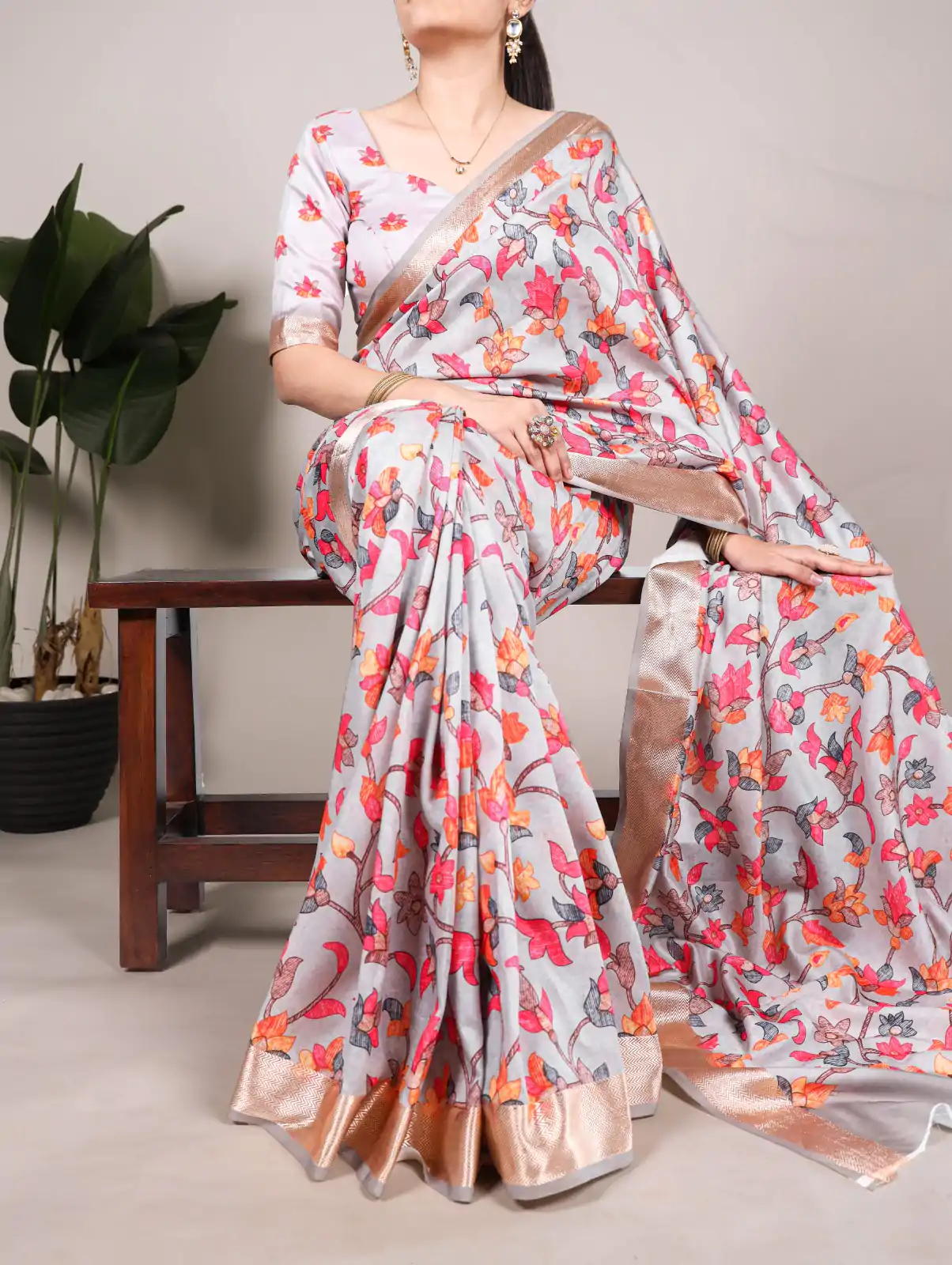 YNF 7019 Grey Color Tushar Silk With Viscose Border Printed Saree Casual, Wedding, Festive, Events . Expected Delivery  4-6 Working Days @1699/- only                                                                                                                                           | Bollywood Sarees, Creative Sarees, Designer Sarees, Embroidered Sarees, Ethnic Saree, Modern Digital sarees, Party Wear Sarees, Sarees