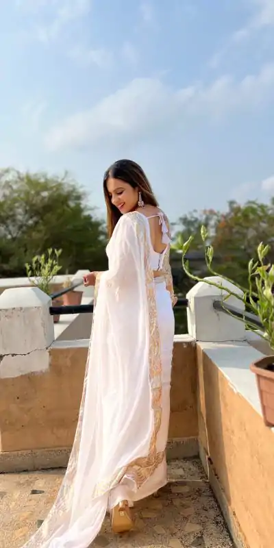 JR 579 White Color Georgette Sequence Work Lace Saree Casual, Wedding, Festive, Events . Expected Delivery  4-6 Working Days @1599/- only                                                                                                                                             | Bollywood Sarees, Creative Sarees, Designer Sarees, Embroidered Sarees, Ethnic Saree, Modern Digital sarees, Party Wear Sarees, Sarees