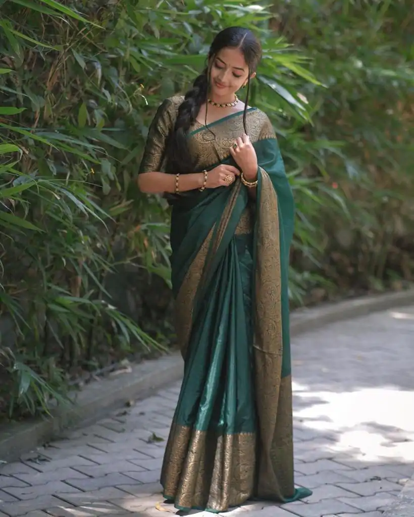 KP 3042 Green Color Soft Litchi Silk Jacquard Work Saree Casual, Wedding, Festive, Events . Expected Delivery  4-6 Working Days @1349/- only                                                                                                                                           | Bollywood Sarees, Creative Sarees, Designer Sarees, Embroidered Sarees, Ethnic Saree, Modern Digital sarees, Party Wear Sarees, Sarees