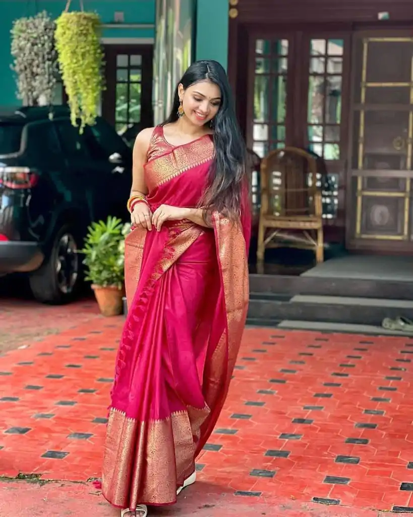KP 3042 Red Color Soft Litchi Silk Jacquard Work Saree Casual, Wedding, Festive, Events . Expected Delivery  4-6 Working Days @1349/- only                                                                                                                                           | Bollywood Sarees, Creative Sarees, Designer Sarees, Embroidered Sarees, Ethnic Saree, Modern Digital sarees, Party Wear Sarees, Sarees