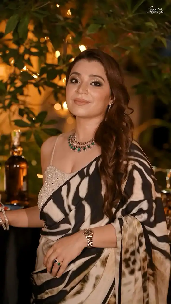 BT 410 Cream Color Vichitra Silk Digital Prints Work Saree Casual, Wedding, Festive, Events . Expected Delivery  4-6 Working Days @1624/- only                                                                                                                                           | Bollywood Sarees, Creative Sarees, Designer Sarees, Embroidered Sarees, Ethnic Saree, Modern Digital sarees, Party Wear Sarees, Sarees