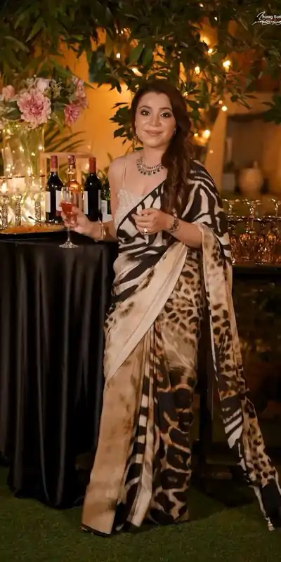 BT 410 Cream Color Vichitra Silk Digital Prints Work Saree Casual, Wedding, Festive, Events . Expected Delivery  4-6 Working Days @1624/- only                                                                                                                                           | Bollywood Sarees, Creative Sarees, Designer Sarees, Embroidered Sarees, Ethnic Saree, Modern Digital sarees, Party Wear Sarees, Sarees