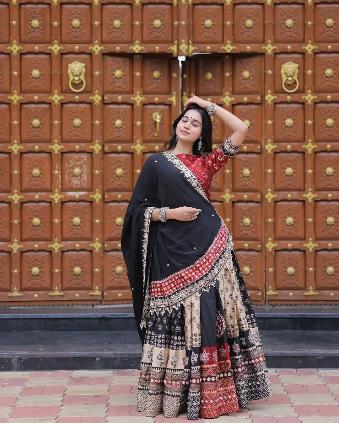 LG 645 Black Color Printed Polly Reyon Lehenga Choli Wedding, Party, Festive, Events Etc. Delivery 4-6 Working Days Rs 1999 | Bollywood Lehenga, Creative Lehenga, Designer Lehenga, Embroidered Lehenga, Lehenga, Party Wear Lehenga