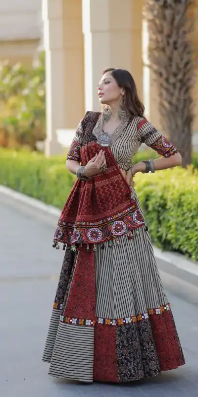 LG 641 Off White Color Printed Rayon Real Mirror Work Lehenga Choli Wedding, Party, Festive, Events Etc. Delivery 4-6 Working Days Rs 1999 | Bollywood Lehenga, Creative Lehenga, Designer Lehenga, Embroidered Lehenga, Lehenga, Party Wear Lehenga