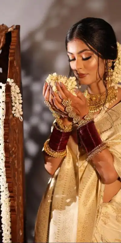 KP 3088 Off White Designer Work in Soft Lichi Silk Jacquard Work Saree at just ₹1399. Delivery 4-6 Working Days. Shop now. | Bollywood Sarees, Creative Sarees, Designer Sarees, Embroidered Sarees, Ethnic Saree, Modern Digital sarees, Party Wear Sarees, Sarees