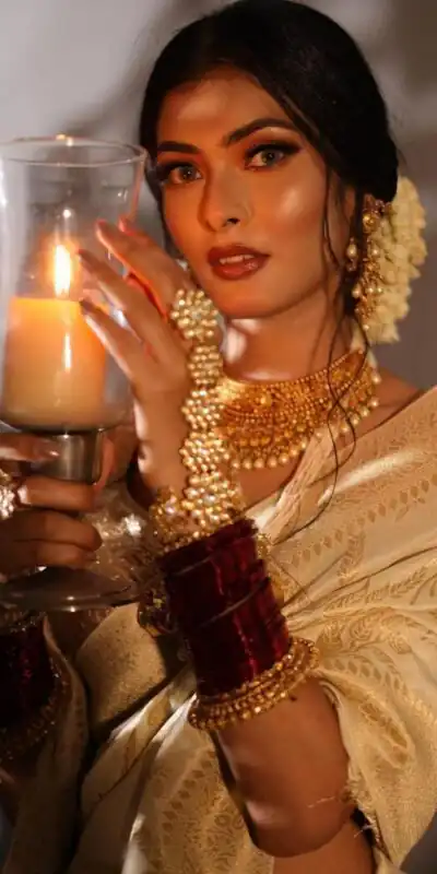 KP 3088 Off White Designer Work in Soft Lichi Silk Jacquard Work Saree at just ₹1399. Delivery 4-6 Working Days. Shop now. | Bollywood Sarees, Creative Sarees, Designer Sarees, Embroidered Sarees, Ethnic Saree, Modern Digital sarees, Party Wear Sarees, Sarees