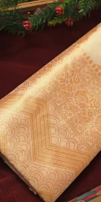 KP 3088 Off White Designer Work in Soft Lichi Silk Jacquard Work Saree at just ₹1399. Delivery 4-6 Working Days. Shop now. | Bollywood Sarees, Creative Sarees, Designer Sarees, Embroidered Sarees, Ethnic Saree, Modern Digital sarees, Party Wear Sarees, Sarees