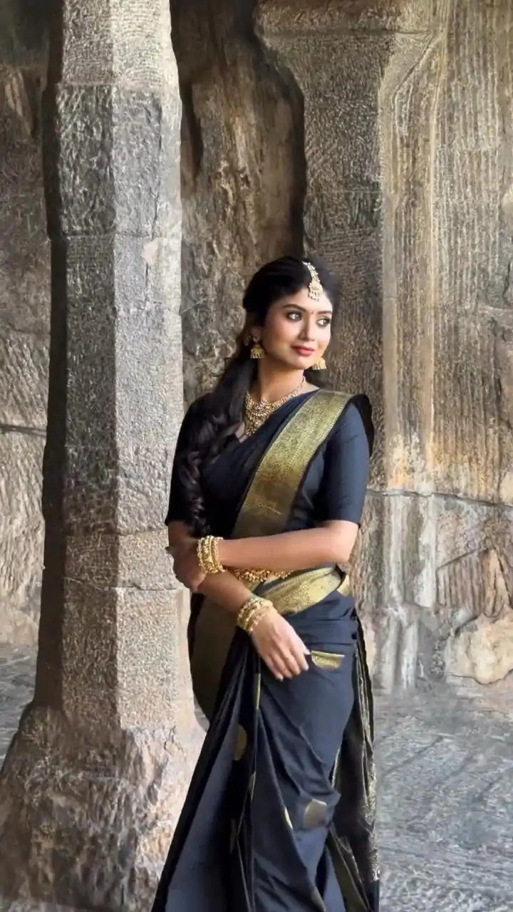 KP 5095 Butti Black Color Jacquard With Designer Work All Over Saree . Exclusive Offer ₹1344. Delivery 4-6 Working Days. Shop now. | Bollywood Sarees, Creative Sarees, Designer Sarees, Embroidered Sarees, Ethnic Saree, Modern Digital sarees, Party Wear Sarees, Sarees