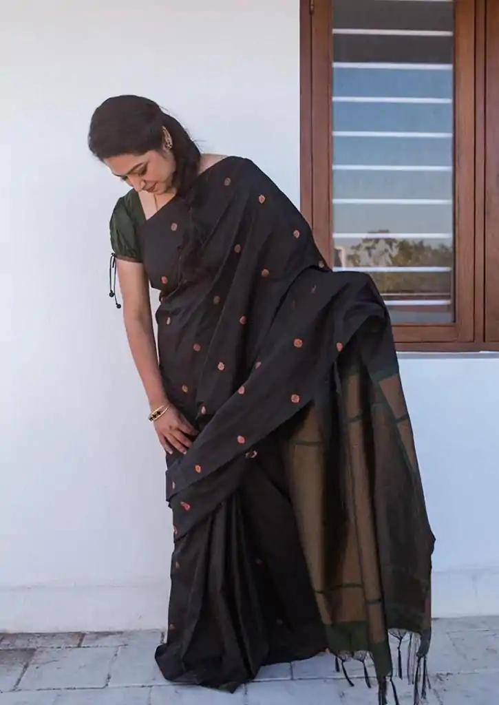 KP 5000 Black Soft Lichi Silk Saree with Designer Work. Wedding, Party, Festive, Events, Now at just ₹1249. Delivery 4-6 Working Days. Shop now. | Bollywood Sarees, Creative Sarees, Designer Sarees, Embroidered Sarees, Ethnic Saree, Modern Digital sarees, Party Wear Sarees, Sarees
