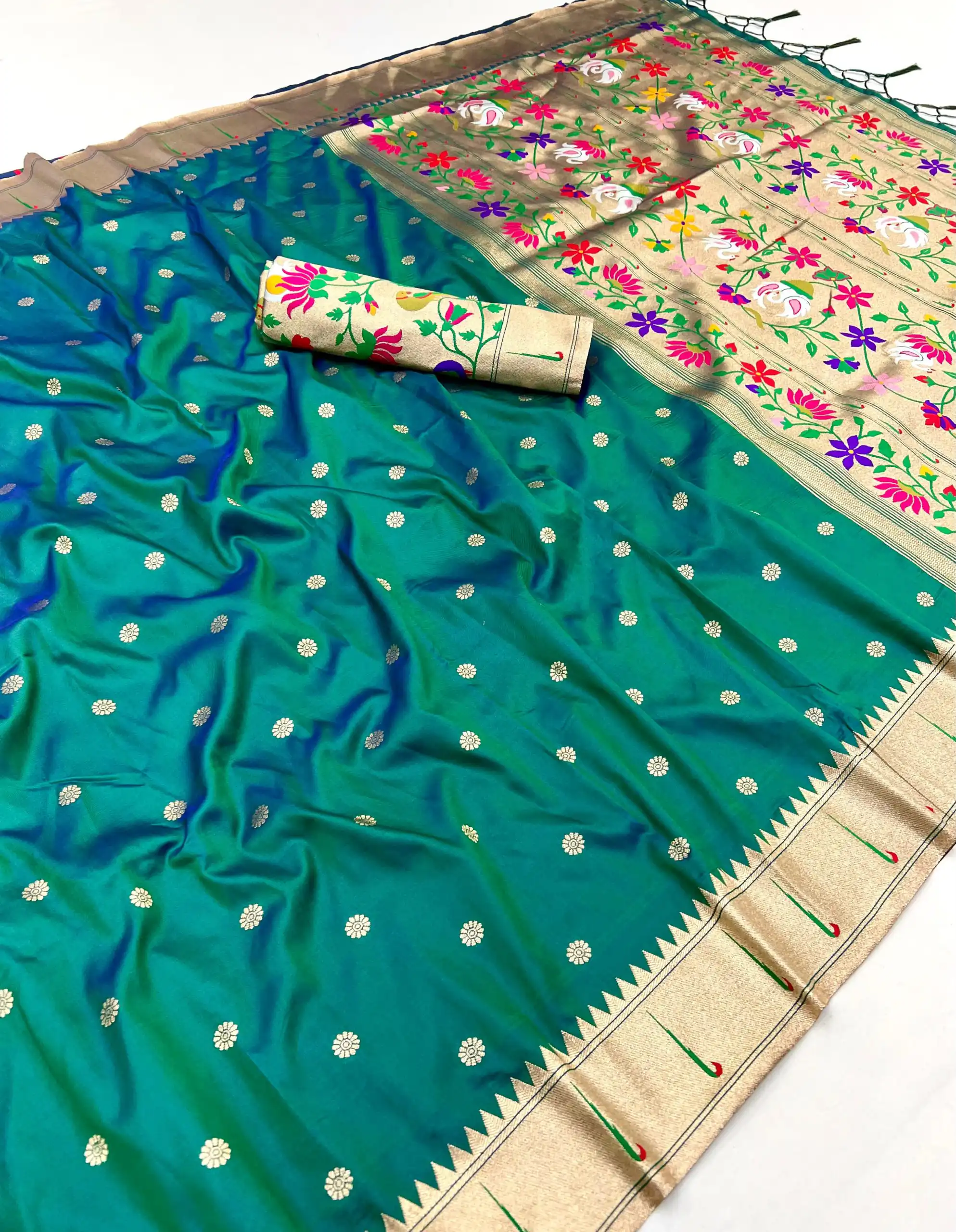 MB 150 Firozi A Pethani silk Saree Perfect for Wedding, Party, Baisakhi, Reception, Traditional Day – . Affordable Price ₹2549. Delivery 4-6 Working | Bollywood Sarees, Creative Sarees, Designer Sarees, Embroidered Sarees, Ethnic Saree, Modern Digital sarees, Party Wear Sarees, Sarees
