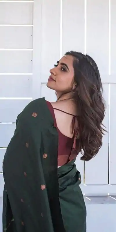 KP 5000 Green Soft Lichi Silk Saree with Designer Work. Wedding, Party, Festive, Events, Now at just ₹1249. Delivery 4-6 Working Days. Shop now. | Bollywood Sarees, Creative Sarees, Designer Sarees, Embroidered Sarees, Ethnic Saree, Modern Digital sarees, Party Wear Sarees, Sarees