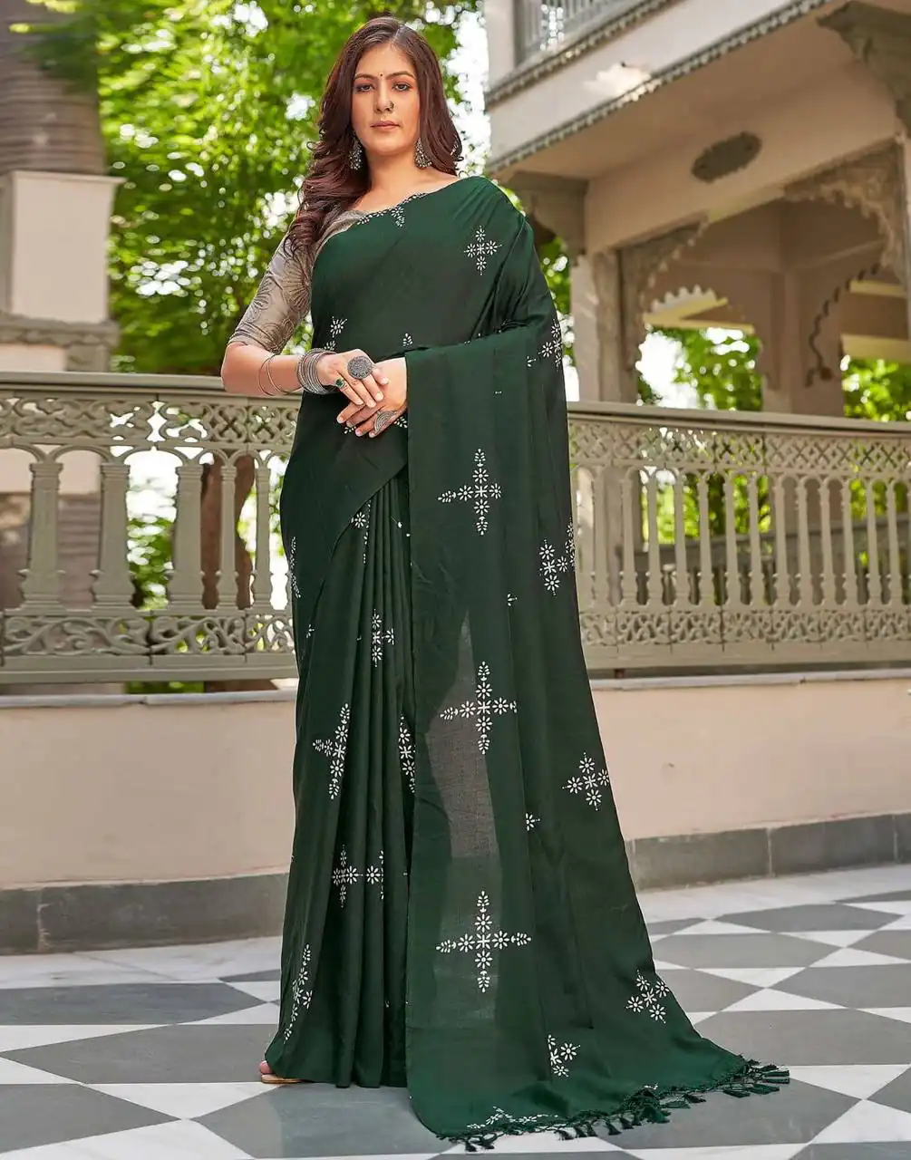 BT 1104 Green Natural silk with Thread Embroidery & Embroidery Work Saree . Now at just ₹1549. Delivery 4-6 Working Days. Shop now. | Bollywood Sarees, Creative Sarees, Designer Sarees, Embroidered Sarees, Ethnic Saree, Modern Digital sarees, Party Wear Sarees, Sarees