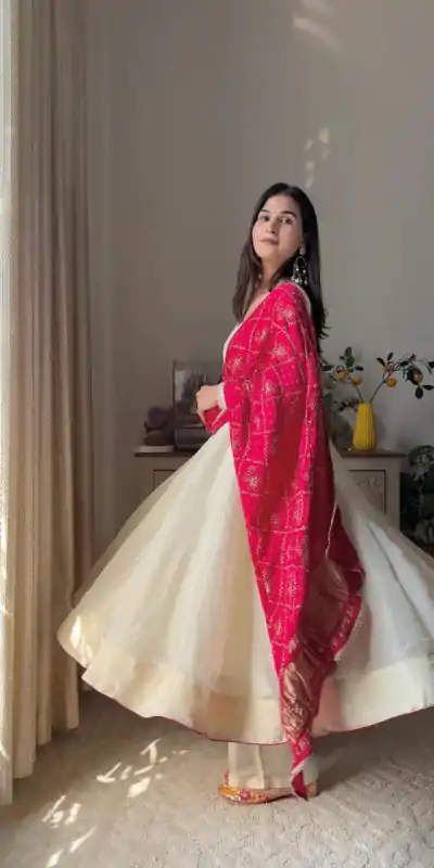 LG 2016 Off White in Chinon Lace Border & Lace Work Gown . Introductory Price ₹1849. Delivery 4-6 Working Days. Shop now. | Bollywood Gowns, Creative Gowns, Designer Gowns, Embroidered Gowns, Gowns, Party Wear Gowns