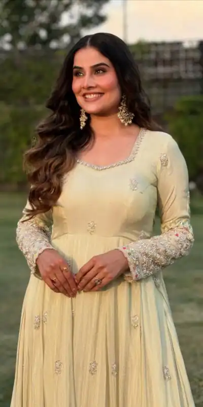 SSR 528 Off White Heavy Georgette With Heavy Embroidery Sequence Work Gown with Embroidery Work. Best Price ₹2399. Delivery 4-6 Working Days. | Bollywood Gowns, Creative Gowns, Designer Gowns, Embroidered Gowns, Gowns, Party Wear Gowns