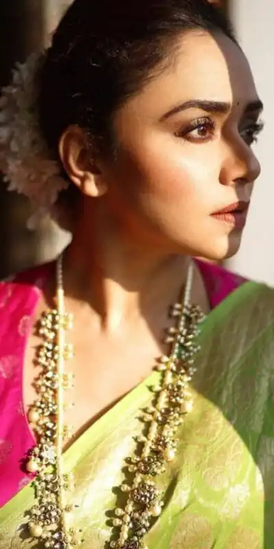 KP 5005 Parrot Green Soft Lichi Silk Cloth. Saree with Lace Border & Lace Work. Get it for ₹1399. Delivery 4-6 Working Days. Shop now. | Bollywood Sarees, Creative Sarees, Designer Sarees, Embroidered Sarees, Ethnic Saree, Modern Digital sarees, Party Wear Sarees, Sarees