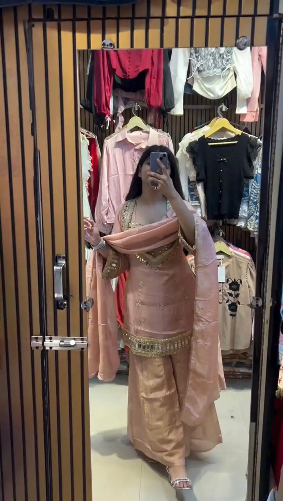 LG 2015 Peach Cosmos Salwar Suit Perfect for Wedding, Party, Karwa Chauth, Eid, Holi – . Exclusive Offer ₹2099. Delivery 4-6 Working Days. Shop now. | Jump Suits, Straight Suits, Casual Suits, Creative suits, Designer Suits, Palazzo Suits, Party Wear Suits, Patiala Suits, Salwar suit