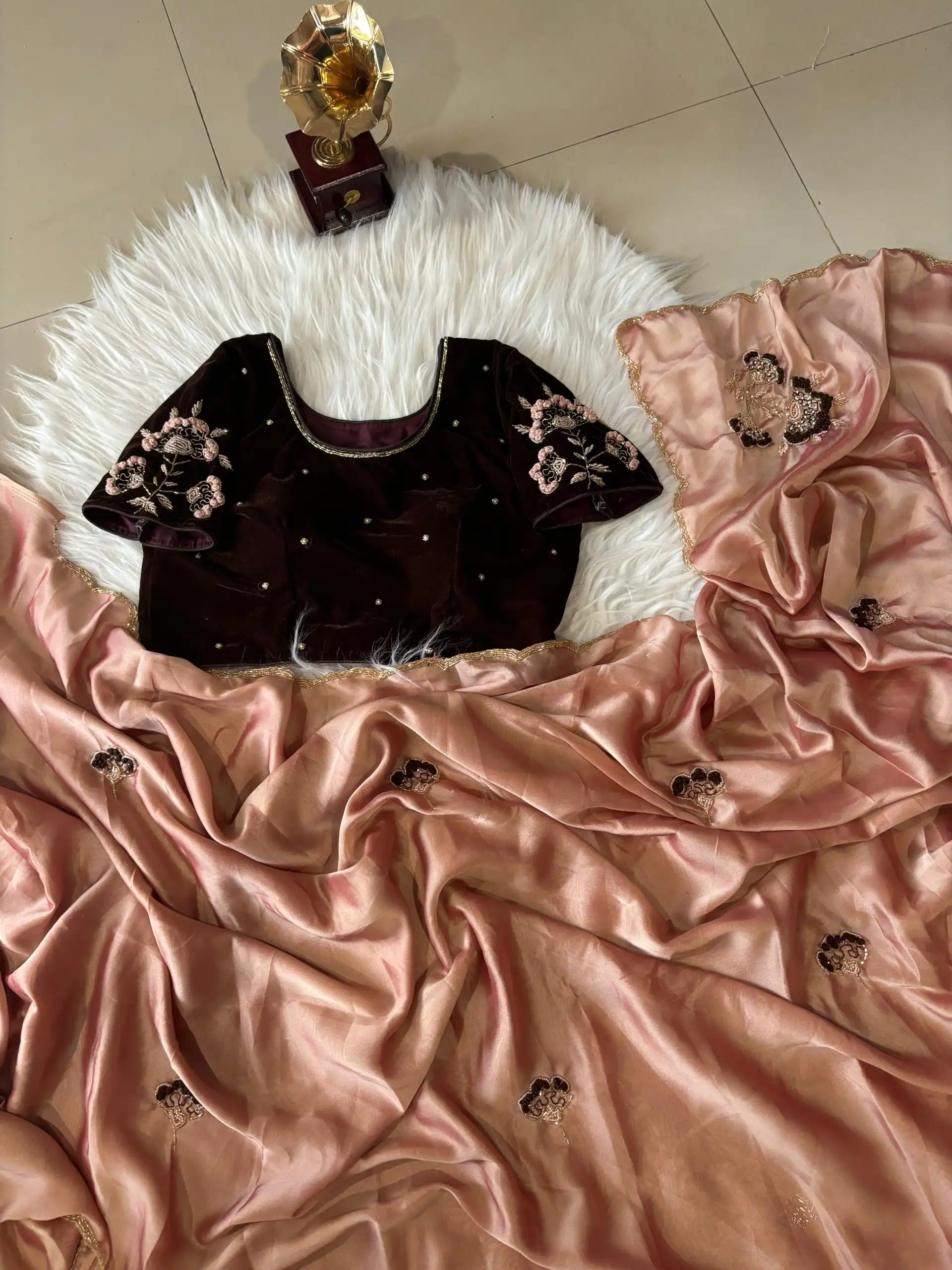 AC AZAELEA Peach Rangoli Silk Lace Work & Resham Work Saree with . Exclusive Offer ₹2549. Delivery 4-6 Working Days. Shop now. | Bollywood Sarees, Creative Sarees, Designer Sarees, Embroidered Sarees, Ethnic Saree, Modern Digital sarees, Party Wear Sarees, Sarees