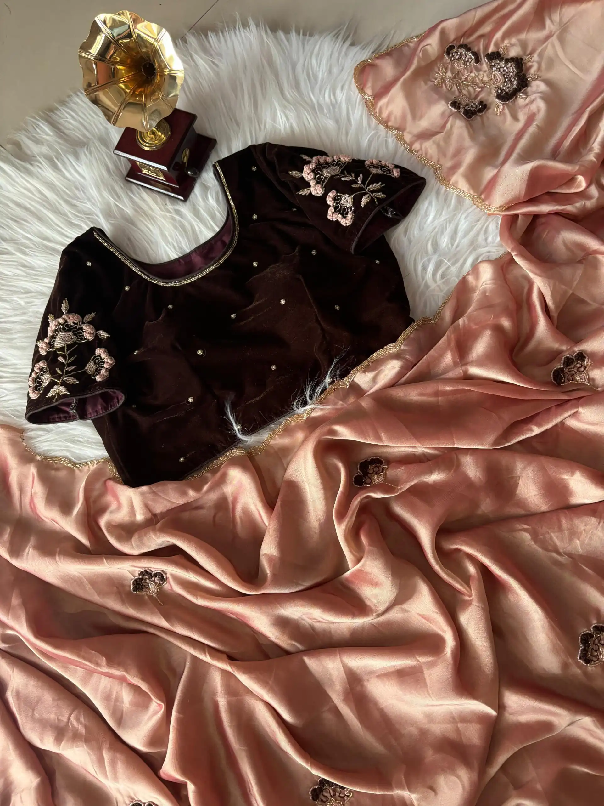 AC AZAELEA Peach Rangoli Silk Lace Work & Resham Work Saree with . Exclusive Offer ₹2549. Delivery 4-6 Working Days. Shop now. | Bollywood Sarees, Creative Sarees, Designer Sarees, Embroidered Sarees, Ethnic Saree, Modern Digital sarees, Party Wear Sarees, Sarees