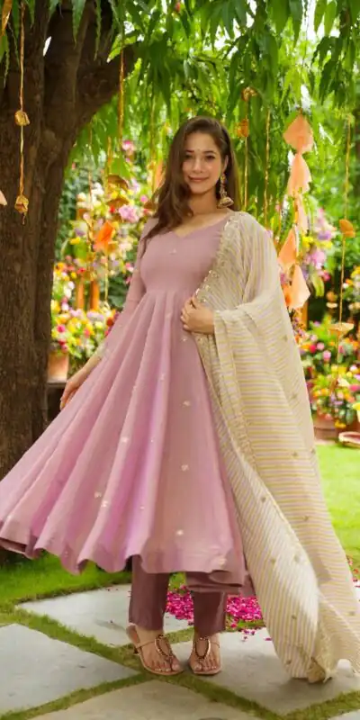 SRK 5298 Pink Faux Georgette With Embroidery Work With Fancy Full Sleeve Gown Perfect for Wedding, Party, Pooja, Mehendi, Traditional Day . Best Price 1999 | Bollywood Gowns, Creative Gowns, Designer Gowns, Embroidered Gowns, Gowns, Party Wear Gowns