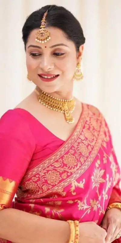 KP 4077 Pink Soft Lichi Silk Saree Perfect for Wedding, Party, Baisakhi, Temple Visit, Anniversary . Best Price ₹1349. Delivery 4-6 Working Days. | Bollywood Sarees, Creative Sarees, Designer Sarees, Embroidered Sarees, Ethnic Saree, Modern Digital sarees, Party Wear Sarees, Sarees