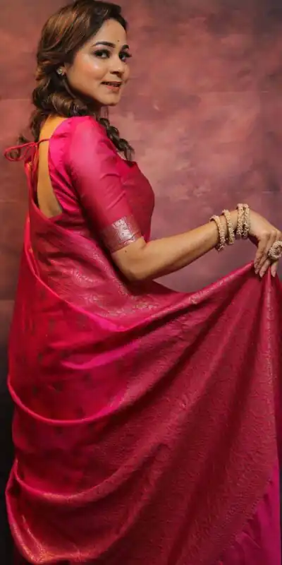 KP 6010 Pink Soft Lichi Silk Jacquard Saree Perfect for Wedding, Party, Traditional Day, Family Gatherings, Sangeet . Grab it for ₹1349. Delivery 4-6 W | Bollywood Sarees, Creative Sarees, Designer Sarees, Embroidered Sarees, Ethnic Saree, Modern Digital sarees, Party Wear Sarees, Sarees