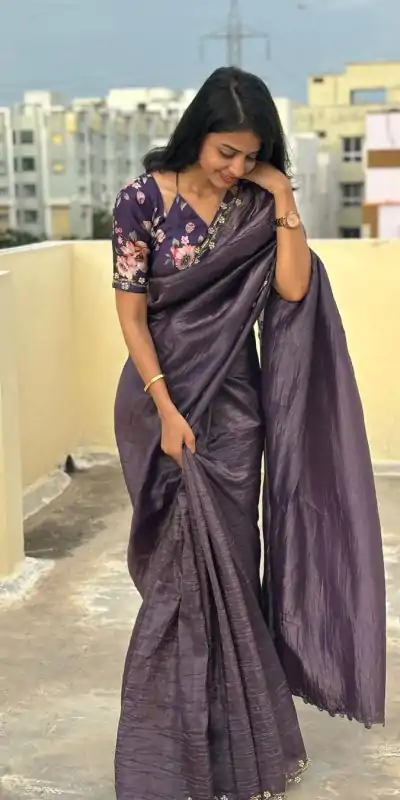 AC Gold Crush Purple Gold Crush with Lace Border & Lace Work Saree . Festive Deal ₹2599. Delivery 4-6 Working Days. Shop now. | Bollywood Sarees, Creative Sarees, Designer Sarees, Embroidered Sarees, Ethnic Saree, Modern Digital sarees, Party Wear Sarees, Sarees