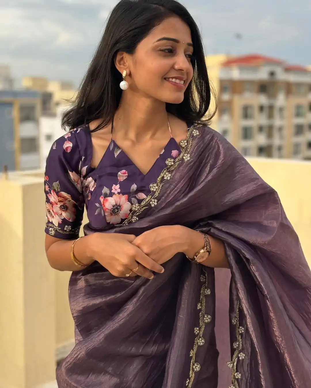 AC Gold Crush Purple Gold Crush with Lace Border & Lace Work Saree . Festive Deal ₹2599. Delivery 4-6 Working Days. Shop now. | Bollywood Sarees, Creative Sarees, Designer Sarees, Embroidered Sarees, Ethnic Saree, Modern Digital sarees, Party Wear Sarees, Sarees