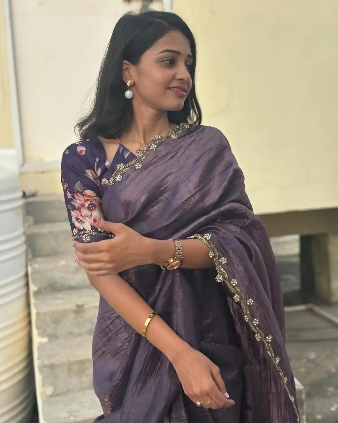 AC Gold Crush Purple Gold Crush with Lace Border & Lace Work Saree . Festive Deal ₹2599. Delivery 4-6 Working Days. Shop now. | Bollywood Sarees, Creative Sarees, Designer Sarees, Embroidered Sarees, Ethnic Saree, Modern Digital sarees, Party Wear Sarees, Sarees