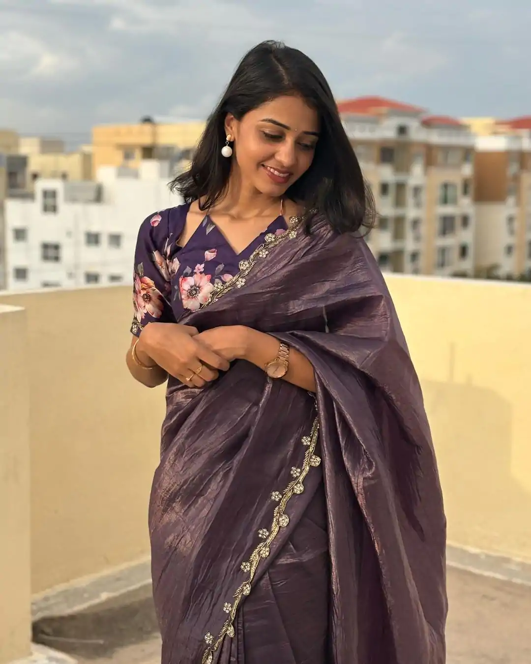 AC Gold Crush Purple Gold Crush with Lace Border & Lace Work Saree . Festive Deal ₹2599. Delivery 4-6 Working Days. Shop now. | Bollywood Sarees, Creative Sarees, Designer Sarees, Embroidered Sarees, Ethnic Saree, Modern Digital sarees, Party Wear Sarees, Sarees