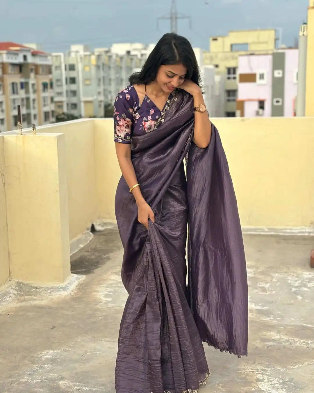 AC Gold Crush Purple Gold Crush with Lace Border & Lace Work Saree . Festive Deal ₹2599. Delivery 4-6 Working Days. Shop now. | Bollywood Sarees, Creative Sarees, Designer Sarees, Embroidered Sarees, Ethnic Saree, Modern Digital sarees, Party Wear Sarees, Sarees