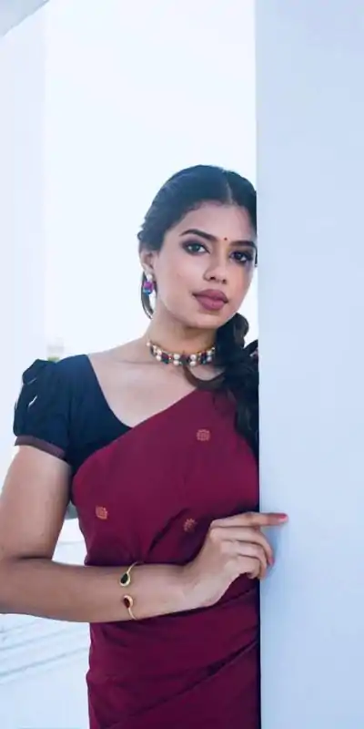 KP 5000 Red Soft Lichi Silk Saree with Designer Work. Wedding, Party, Festive, Events, Now at just ₹1249. Delivery 4-6 Working Days. Shop now. | Bollywood Sarees, Creative Sarees, Designer Sarees, Embroidered Sarees, Ethnic Saree, Modern Digital sarees, Party Wear Sarees, Sarees