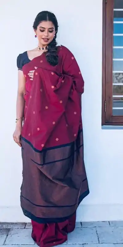 KP 5000 Red Soft Lichi Silk Saree with Designer Work. Wedding, Party, Festive, Events, Now at just ₹1249. Delivery 4-6 Working Days. Shop now. | Bollywood Sarees, Creative Sarees, Designer Sarees, Embroidered Sarees, Ethnic Saree, Modern Digital sarees, Party Wear Sarees, Sarees