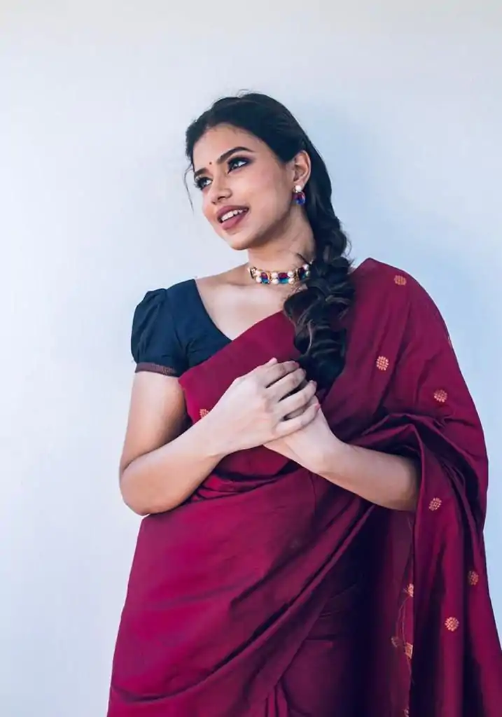 KP 5000 Red Soft Lichi Silk Saree with Designer Work. Wedding, Party, Festive, Events, Now at just ₹1249. Delivery 4-6 Working Days. Shop now. | Bollywood Sarees, Creative Sarees, Designer Sarees, Embroidered Sarees, Ethnic Saree, Modern Digital sarees, Party Wear Sarees, Sarees