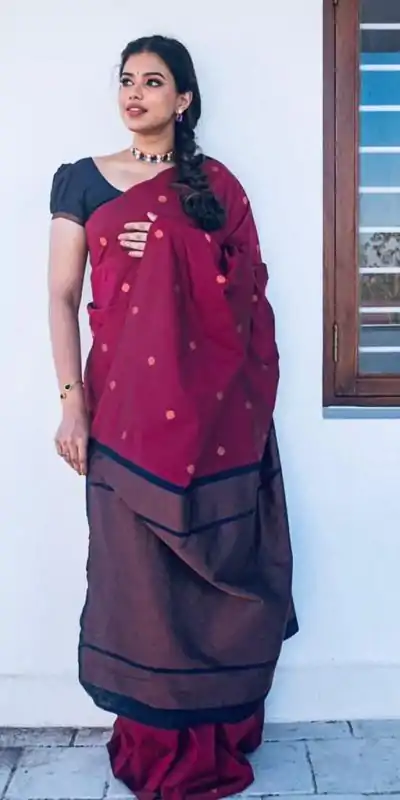 KP 5000 Red Soft Lichi Silk Saree with Designer Work. Wedding, Party, Festive, Events, Now at just ₹1249. Delivery 4-6 Working Days. Shop now. | Bollywood Sarees, Creative Sarees, Designer Sarees, Embroidered Sarees, Ethnic Saree, Modern Digital sarees, Party Wear Sarees, Sarees