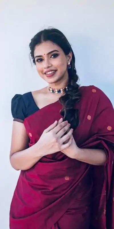 KP 5000 Red Soft Lichi Silk Saree with Designer Work. Wedding, Party, Festive, Events, Now at just ₹1249. Delivery 4-6 Working Days. Shop now. | Bollywood Sarees, Creative Sarees, Designer Sarees, Embroidered Sarees, Ethnic Saree, Modern Digital sarees, Party Wear Sarees, Sarees