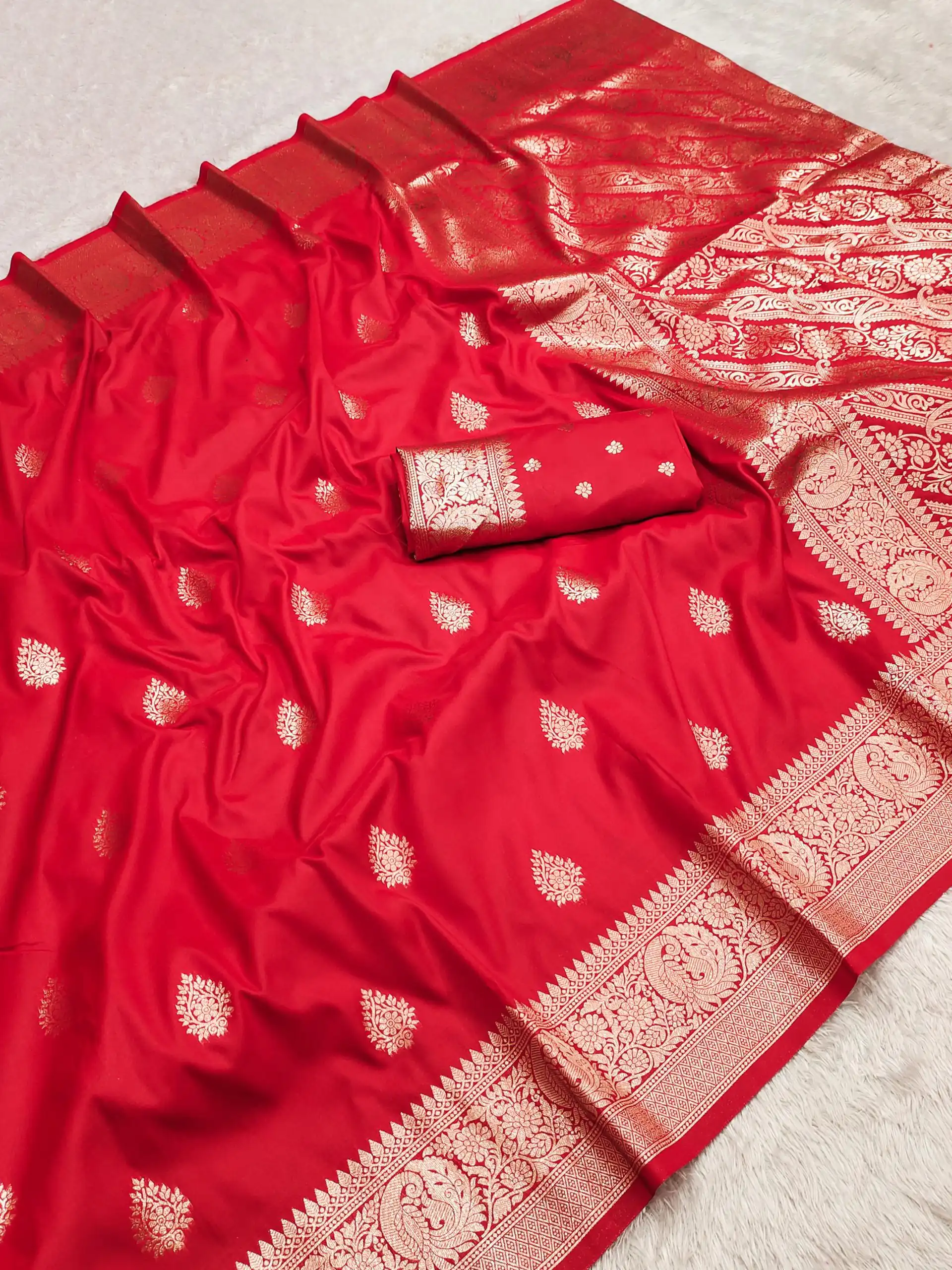 MB 3284 Red Soft Banarasi Cotton Silk Saree Perfect for Wedding, Party, Eid, Traditional Day, Haldi –. Get it for ₹1899. Delivery 4-6 Working Days. | Bollywood Sarees, Creative Sarees, Designer Sarees, Embroidered Sarees, Ethnic Saree, Modern Digital sarees, Party Wear Sarees, Sarees