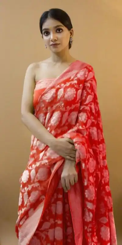 KP 1073 Red Soft Lichi Silk Saree Perfect for Wedding, Party, Sangeet, Ethnic Day, Festival Celebrations Get it for ₹1399. Delivery 4-6 Working Da | Bollywood Sarees, Creative Sarees, Designer Sarees, Embroidered Sarees, Ethnic Saree, Modern Digital sarees, Party Wear Sarees, Sarees