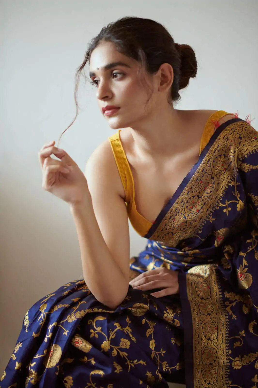 KP 1029 Royal Blue Soft Banarsari Silk Saree Perfect for Wedding, Party, Lohri, Eid, Reception – . Available at ₹1549 only. Delivery 4-6 Working | Bollywood Sarees, Creative Sarees, Designer Sarees, Embroidered Sarees, Ethnic Saree, Modern Digital sarees, Party Wear Sarees, Sarees