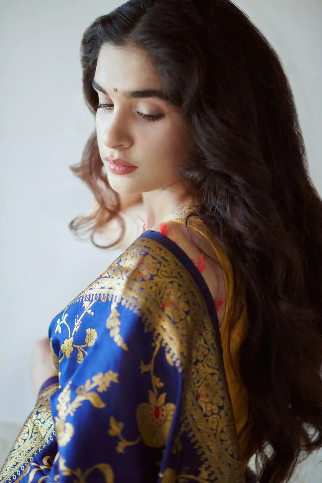 KP 1029 Royal Blue Soft Banarsari Silk Saree Perfect for Wedding, Party, Lohri, Eid, Reception – . Available at ₹1549 only. Delivery 4-6 Working | Bollywood Sarees, Creative Sarees, Designer Sarees, Embroidered Sarees, Ethnic Saree, Modern Digital sarees, Party Wear Sarees, Sarees