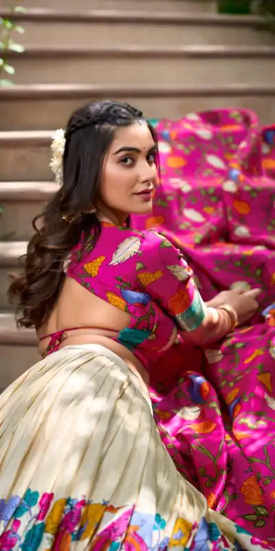 LNB 1222 White Dola Silk With Kalamkari Print & Zari Work Lehenga Choli . Grab it for ₹1899. Delivery 4-6 Working Days. Shop now. | Bollywood Lehenga, Creative Lehenga, Designer Lehenga, Embroidered Lehenga, Lehenga, Party Wear Lehenga