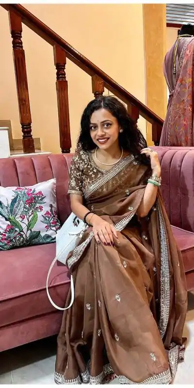 AC MAGIC CIRCLE Brown Soft Organza Saree Perfect for Wedding, Party, Haldi, Festival Celebrations, Diwali – . Grab it for ₹2099. Delivery 4-6 Working Days | Bollywood Sarees, Creative Sarees, Designer Sarees, Embroidered Sarees, Ethnic Saree, Modern Digital sarees, Party Wear Sarees, Sarees