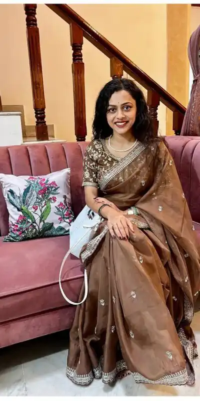 AC MAGIC CIRCLE Brown Soft Organza Saree Perfect for Wedding, Party, Haldi, Festival Celebrations, Diwali – . Grab it for ₹2099. Delivery 4-6 Working Days | Bollywood Sarees, Creative Sarees, Designer Sarees, Embroidered Sarees, Ethnic Saree, Modern Digital sarees, Party Wear Sarees, Sarees