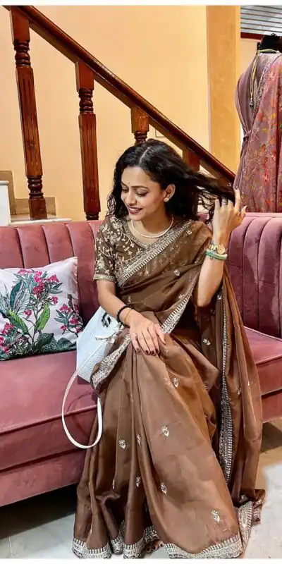 AC MAGIC CIRCLE Brown Soft Organza Saree Perfect for Wedding, Party, Haldi, Festival Celebrations, Diwali – . Grab it for ₹2099. Delivery 4-6 Working Days | Bollywood Sarees, Creative Sarees, Designer Sarees, Embroidered Sarees, Ethnic Saree, Modern Digital sarees, Party Wear Sarees, Sarees