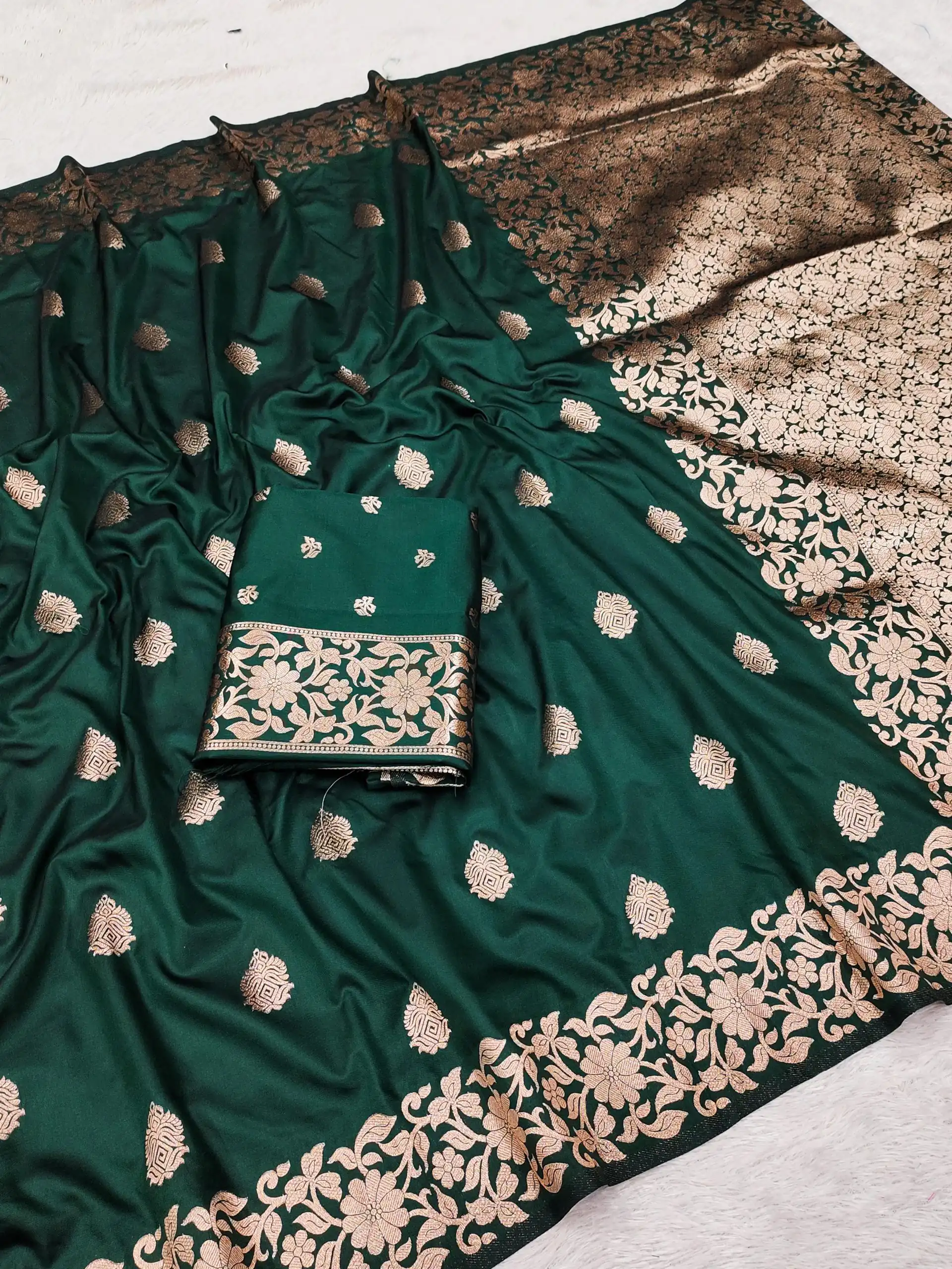MB 1133 Green in Banarasi Silk Lace Work & Zari Work Saree . Introductory Price ₹1849. Delivery 4-6 Working Days. Shop now. | Bollywood Sarees, Creative Sarees, Designer Sarees, Embroidered Sarees, Ethnic Saree, Modern Digital sarees, Party Wear Sarees, Sarees